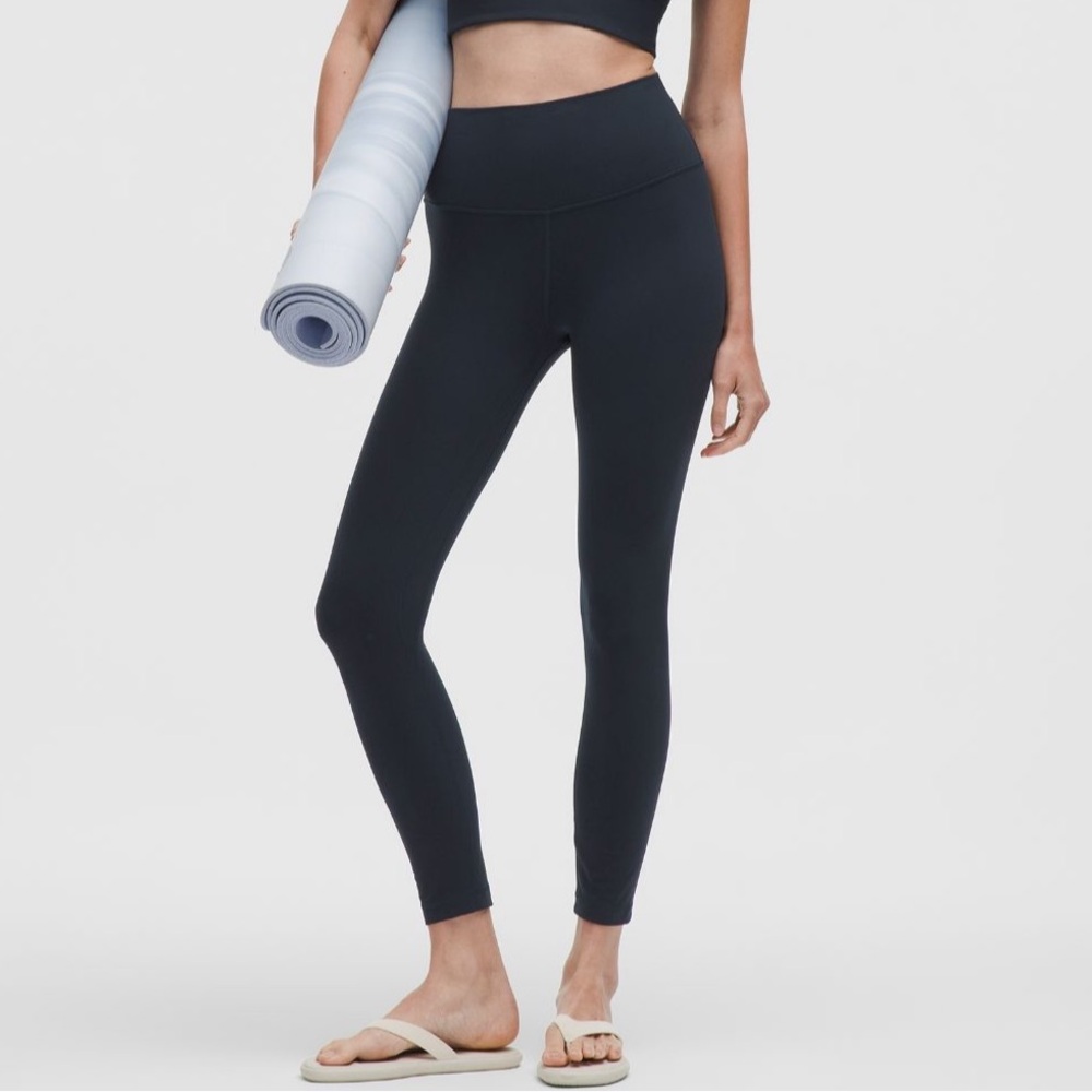 Womens Lululemon True Navy Align High Rise Leggings 25 inch, Size 8